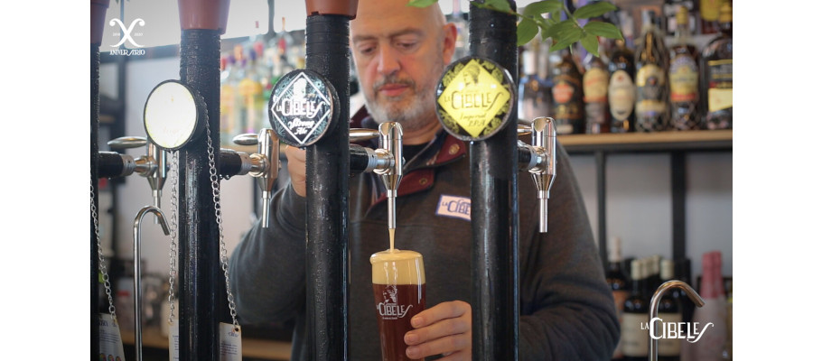 Cervezas La Cibeles lanza en los bares unos grifos de cerveza de diseño propio